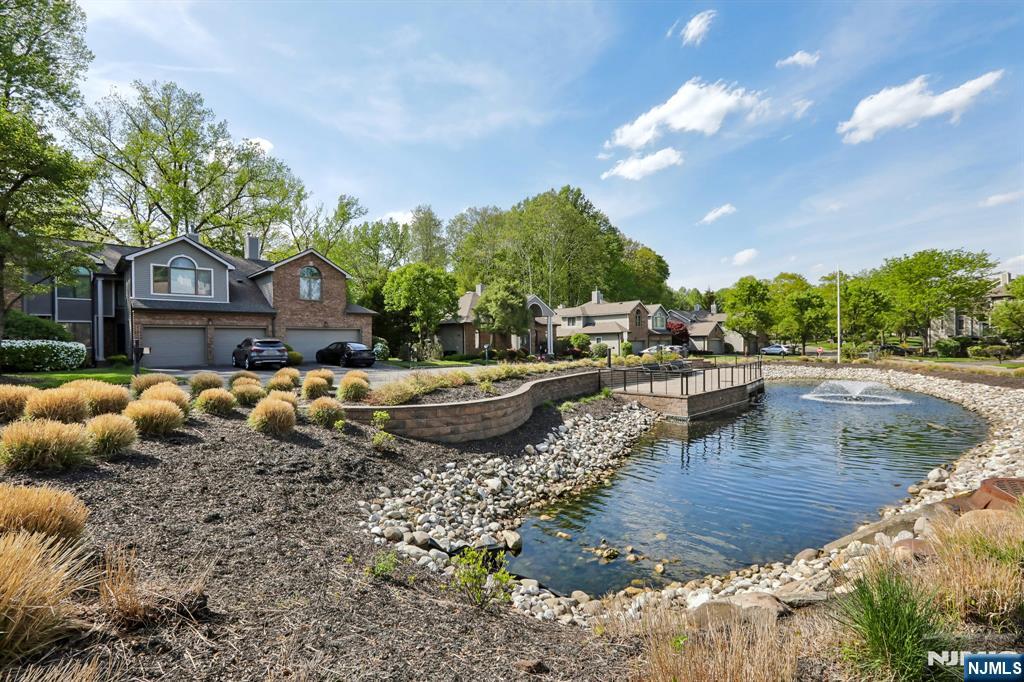 79 Lakeview Drive