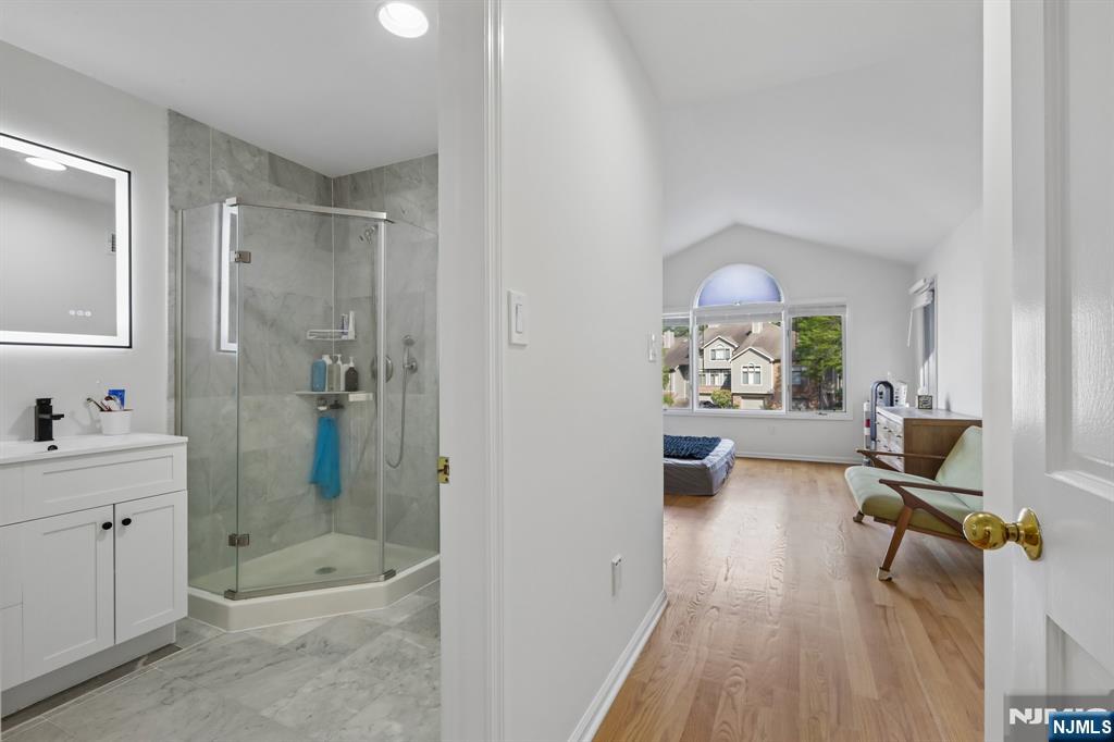 79 Lakeview Drive