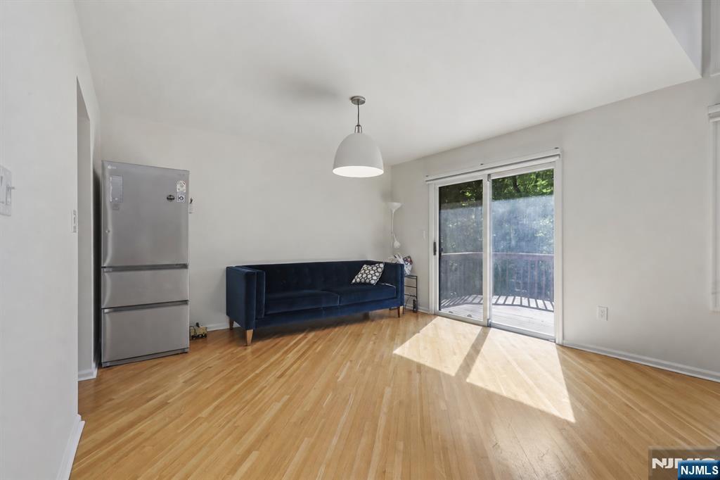 79 Lakeview Drive