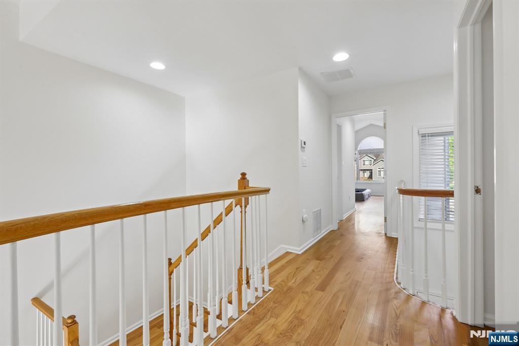 79 Lakeview Drive