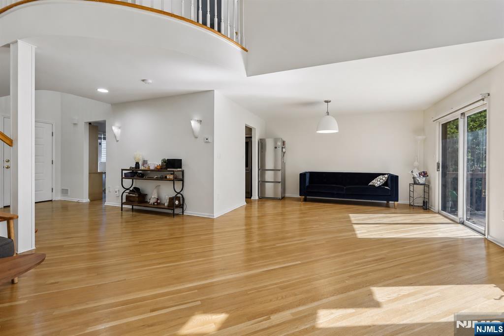 79 Lakeview Drive