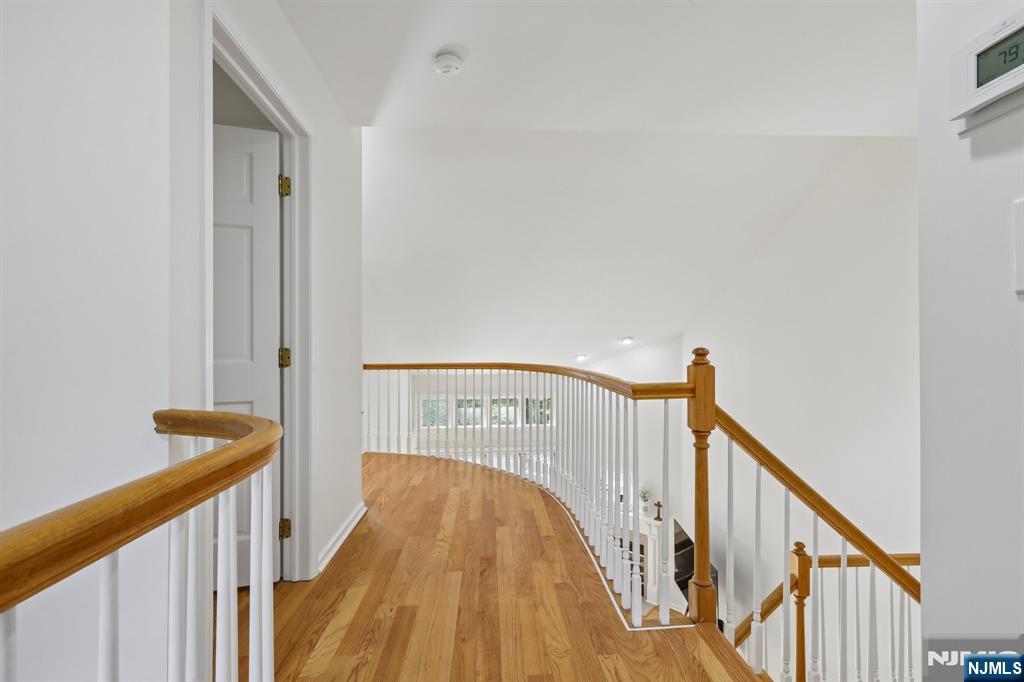 79 Lakeview Drive