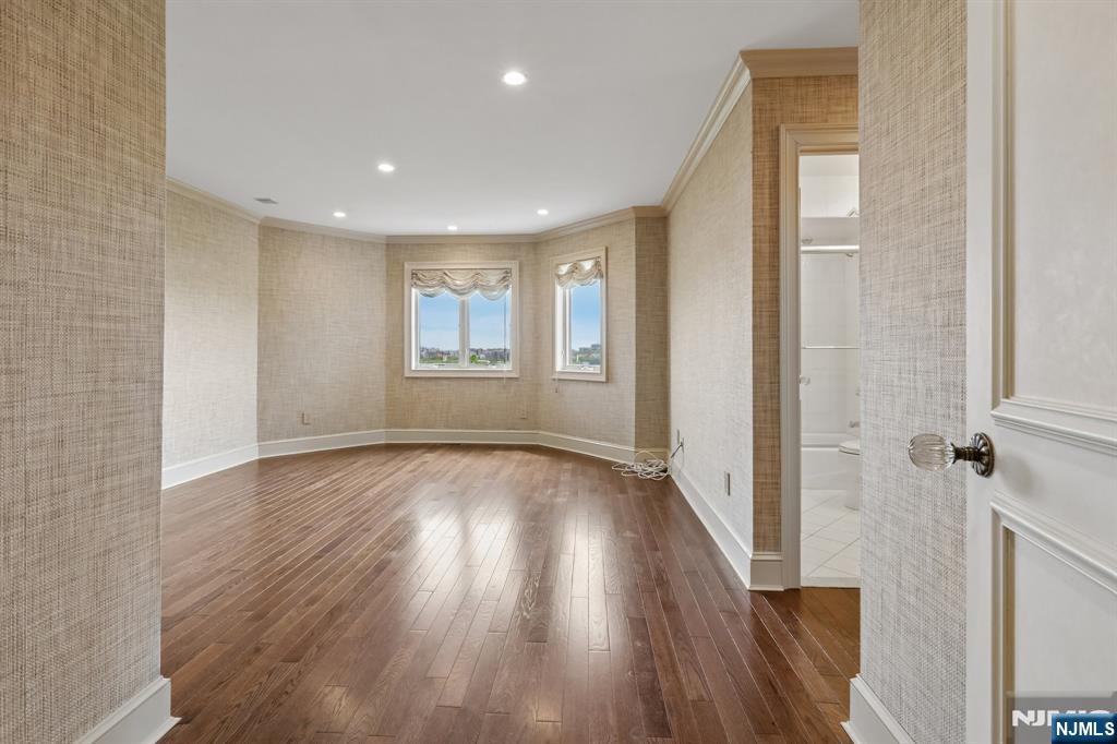 2 Ascot Way