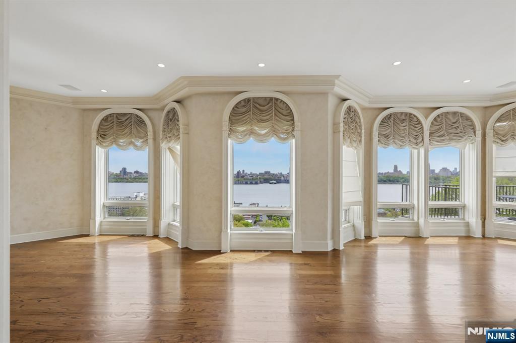 2 Ascot Way