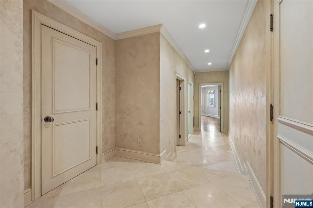 2 Ascot Way
