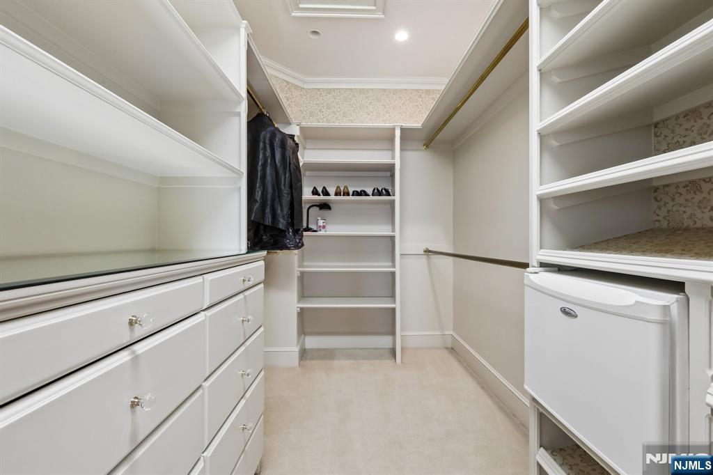 2 Ascot Way