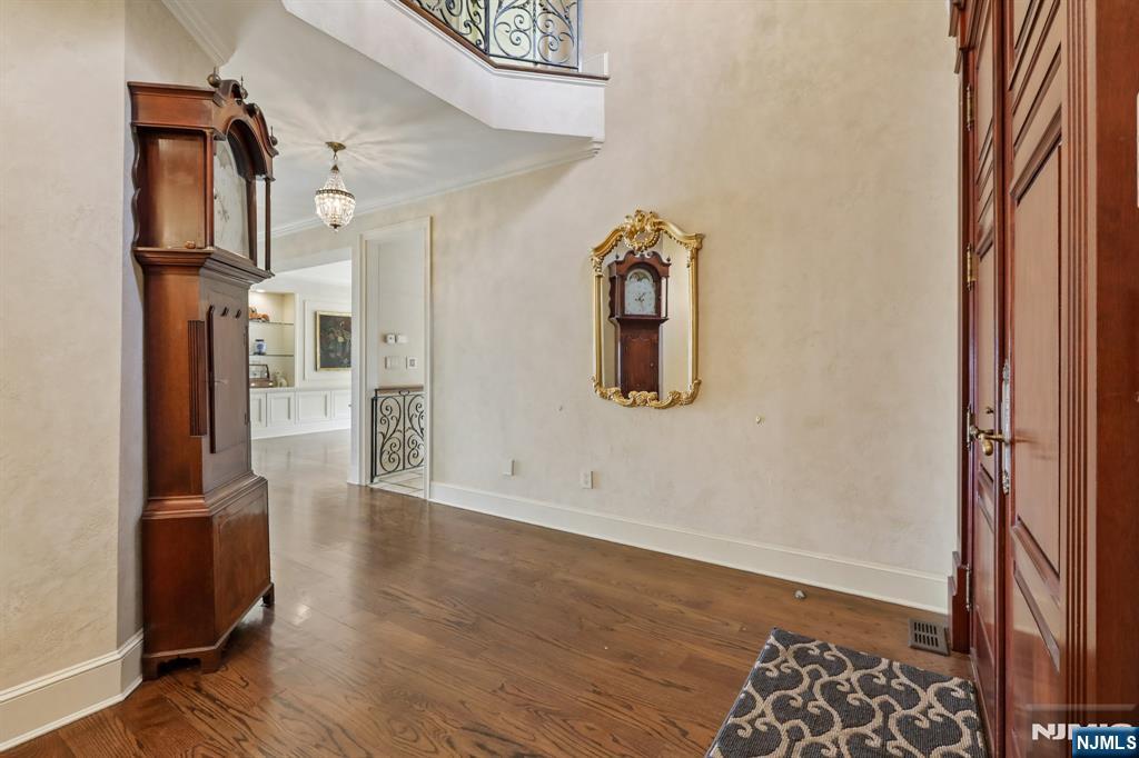2 Ascot Way