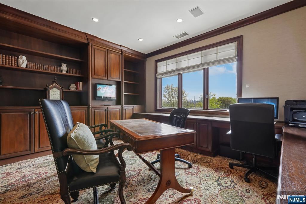2 Ascot Way