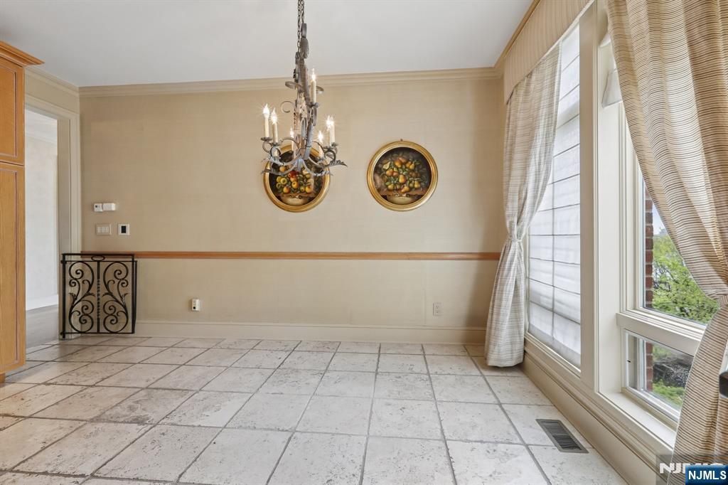 2 Ascot Way
