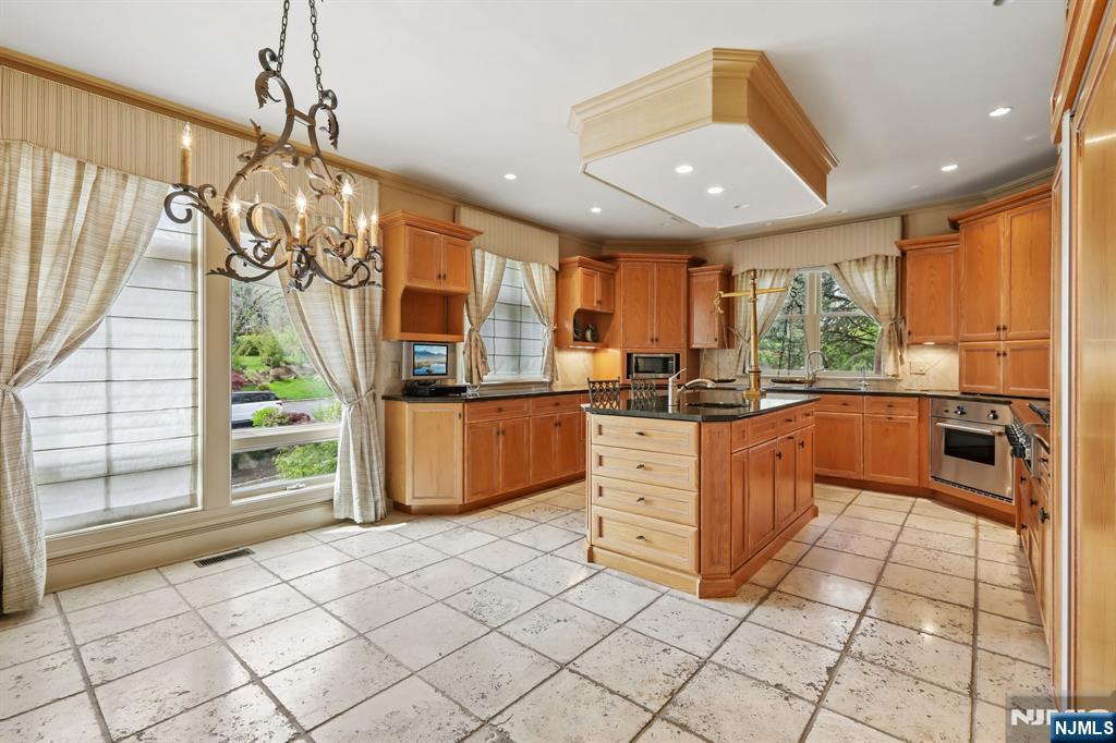 2 Ascot Way