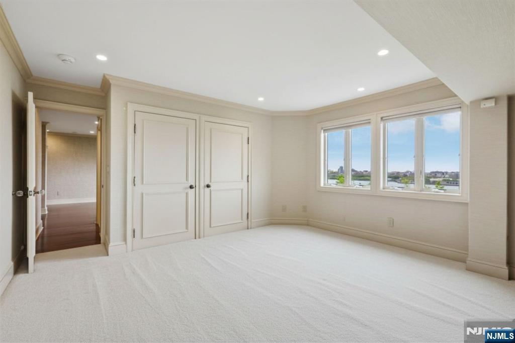 2 Ascot Way