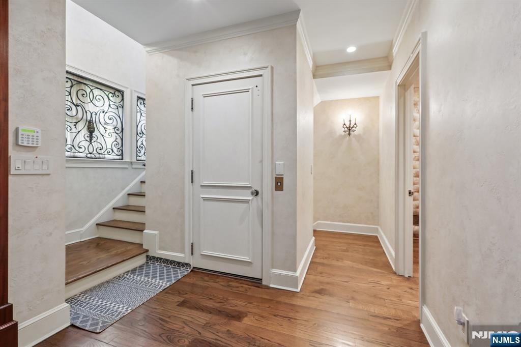 2 Ascot Way