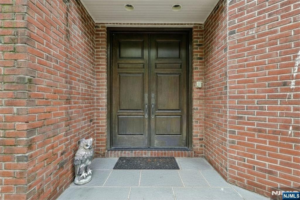 2 Ascot Way