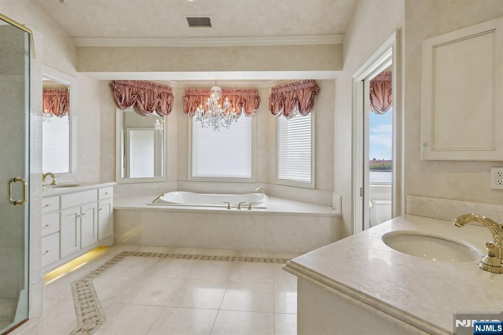 2 Ascot Way
