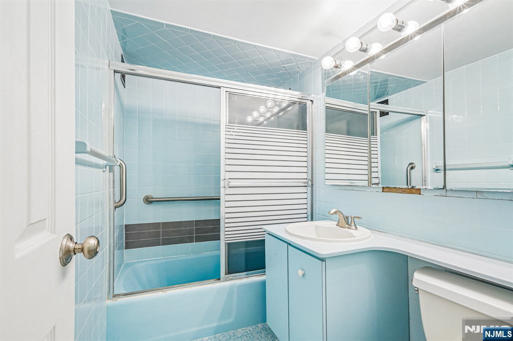 1203 River Road 9G