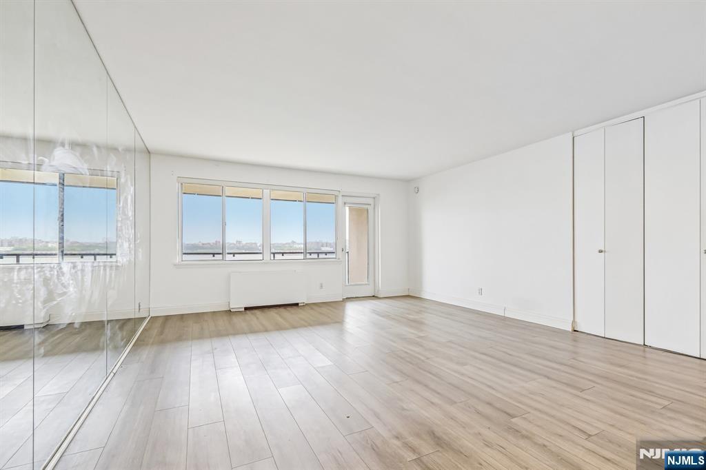 1203 River Road 9G