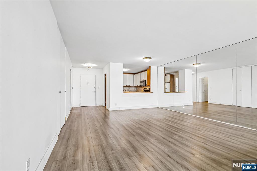 1203 River Road 9G