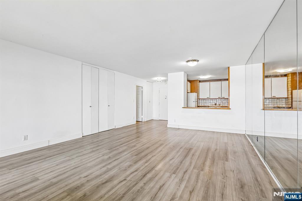 1203 River Road 9G