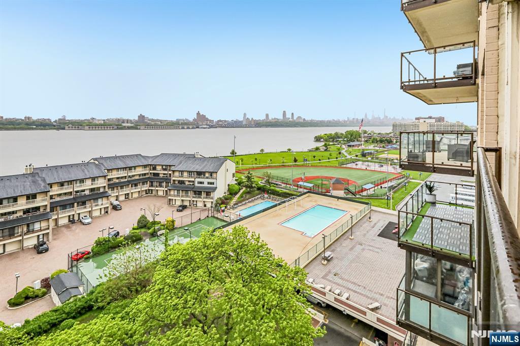 1203 River Road 9G