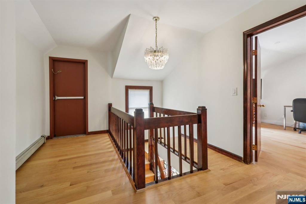1060 Briar Way