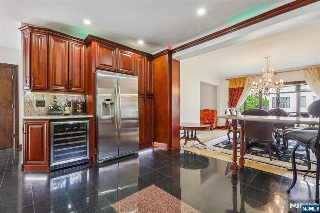1060 Briar Way