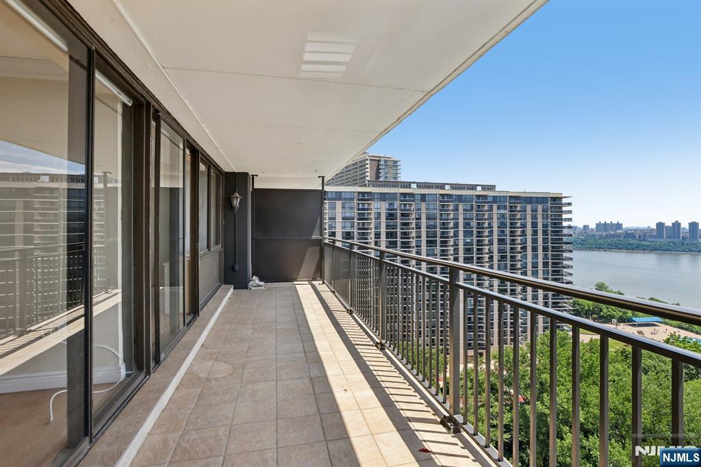 1500 Palisade Avenue 18C