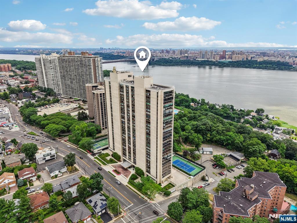 1500 Palisade Avenue 18C