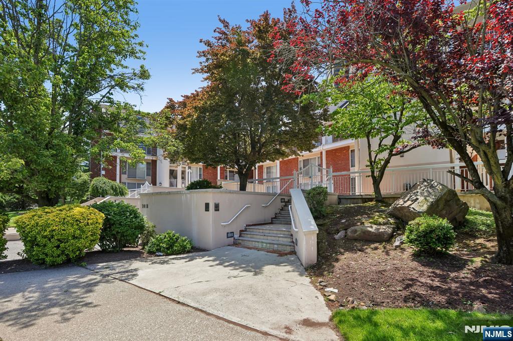 1018 Palisade Avenue 3