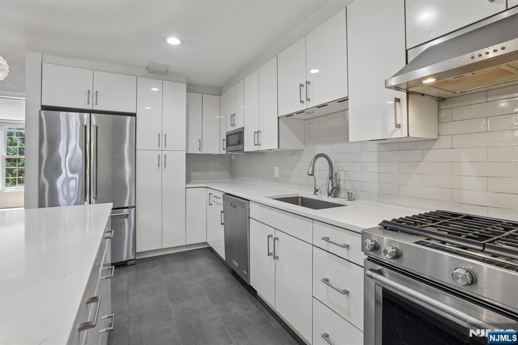 1018 Palisade Avenue 3