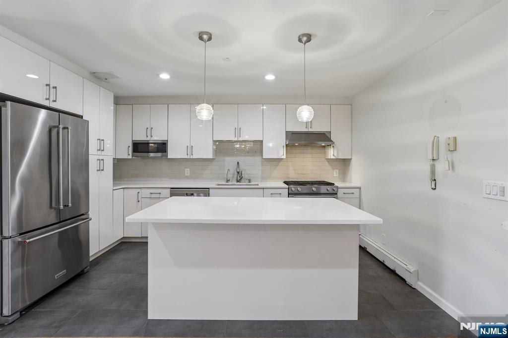 1018 Palisade Avenue 3