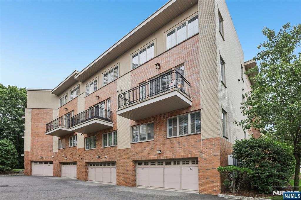 200 Laird Avenue 201
