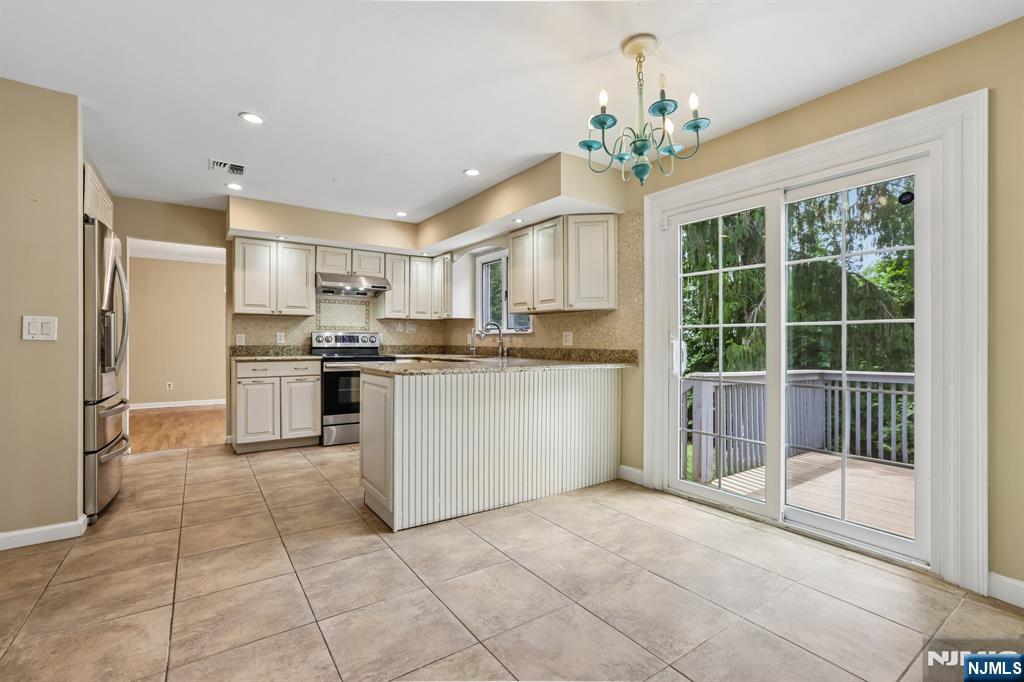 39 Maple Avenue