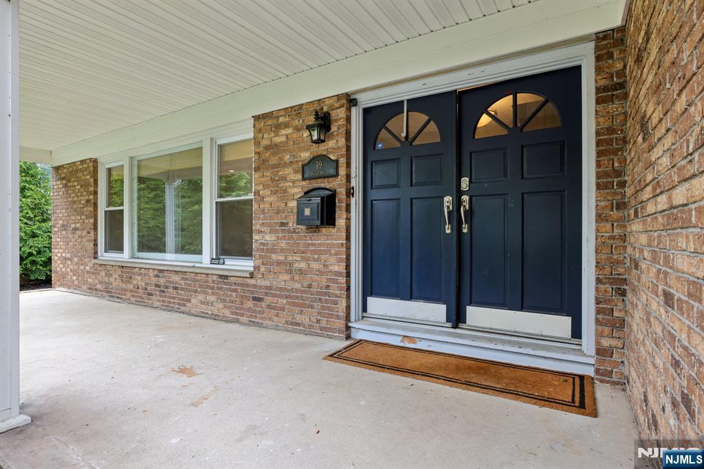 39 Maple Avenue