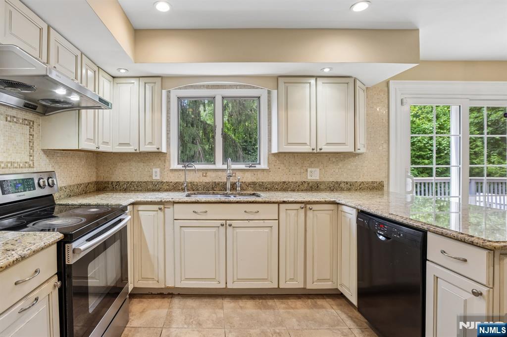 39 Maple Avenue
