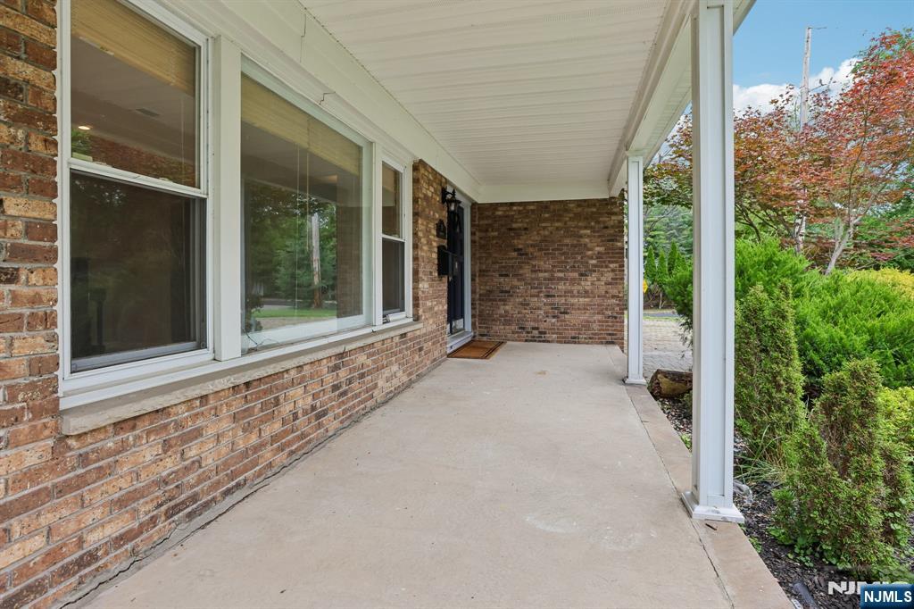 39 Maple Avenue