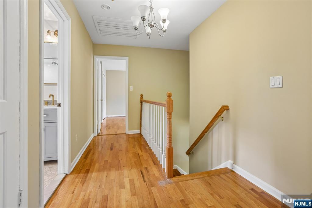 39 Maple Avenue