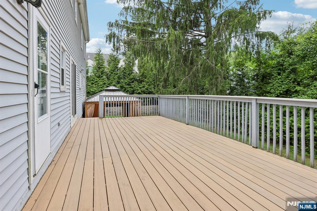 39 Maple Avenue