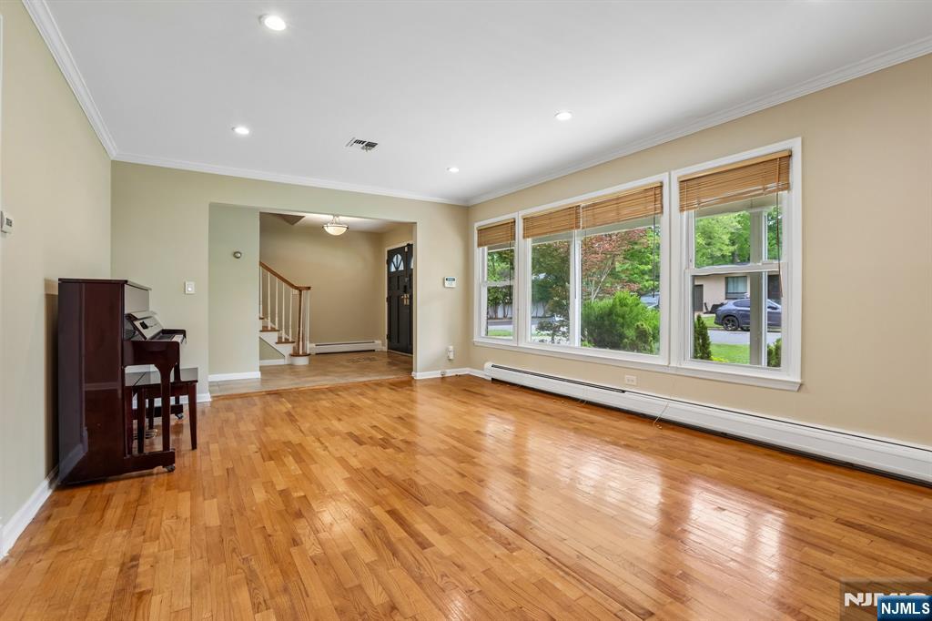 39 Maple Avenue