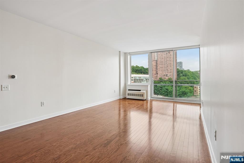 1215 Hudson Park