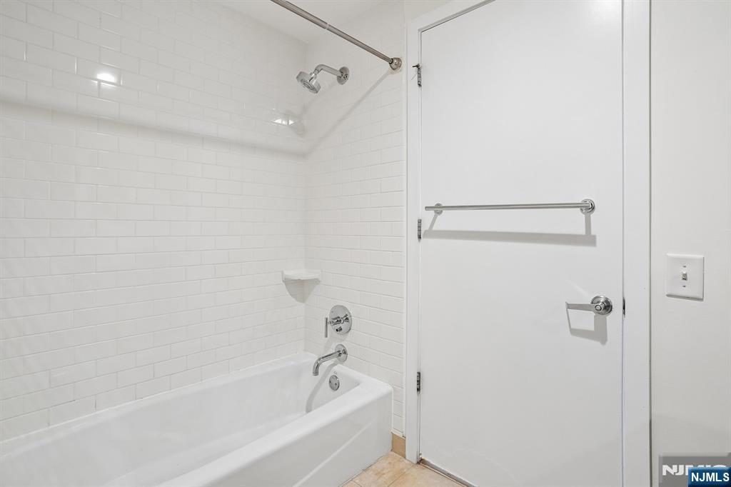 1215 Hudson Park
