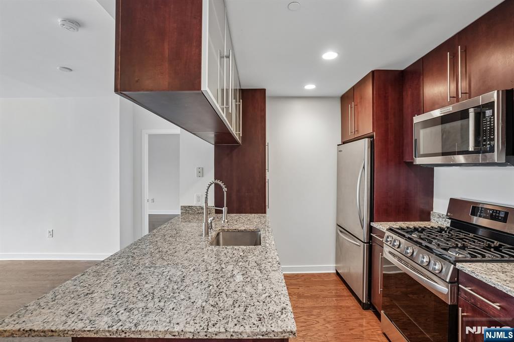 1215 Hudson Park