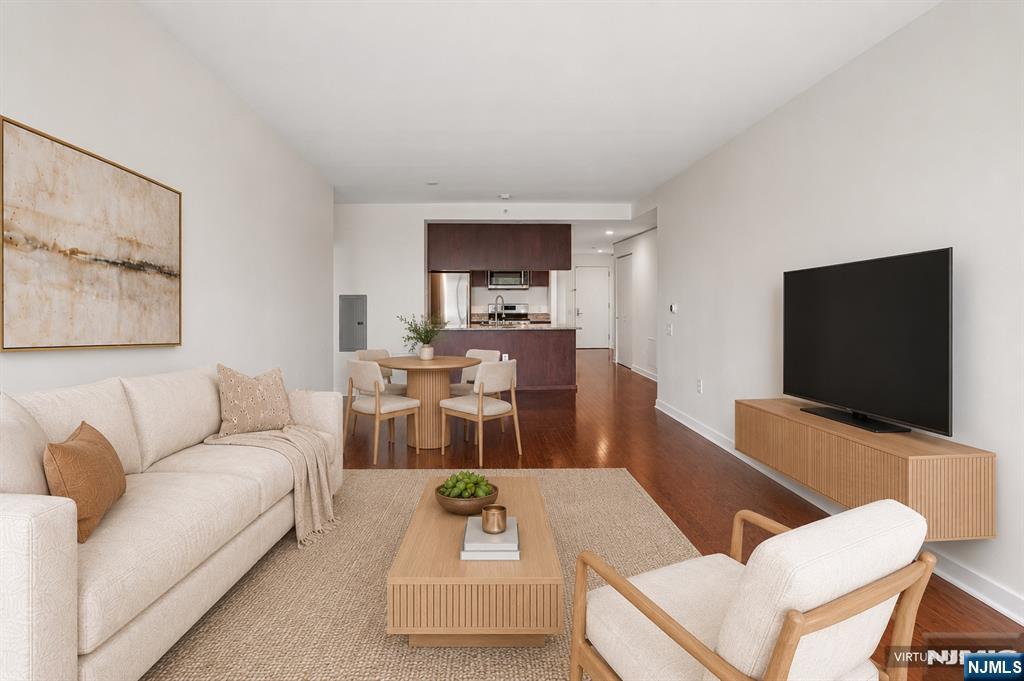 1215 Hudson Park