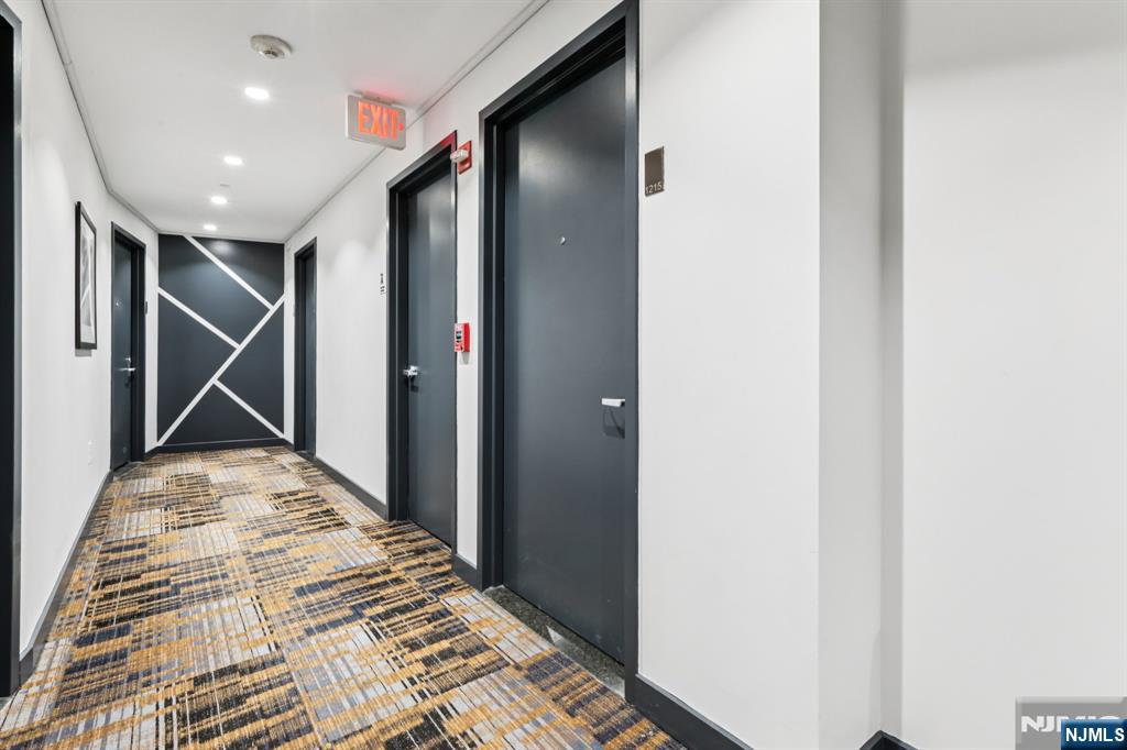 1215 Hudson Park
