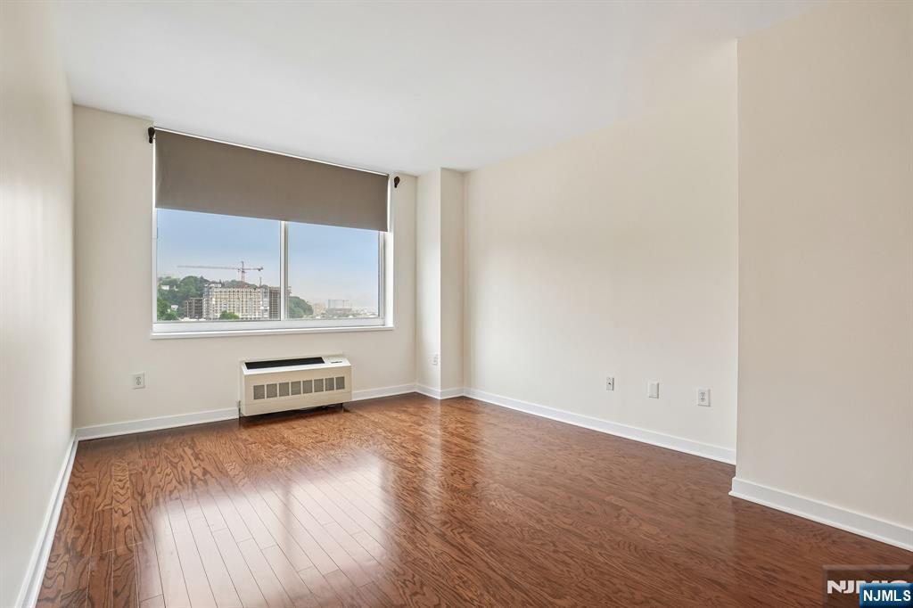 1215 Hudson Park