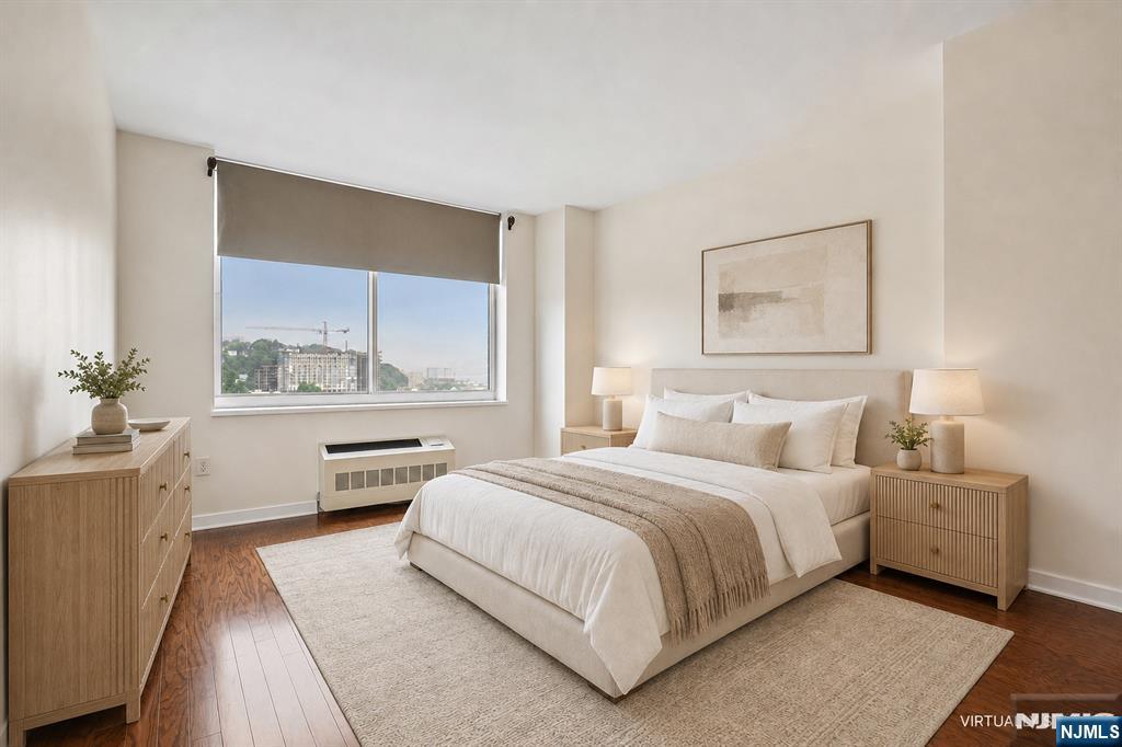 1215 Hudson Park