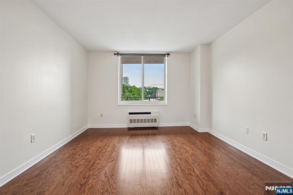 1215 Hudson Park