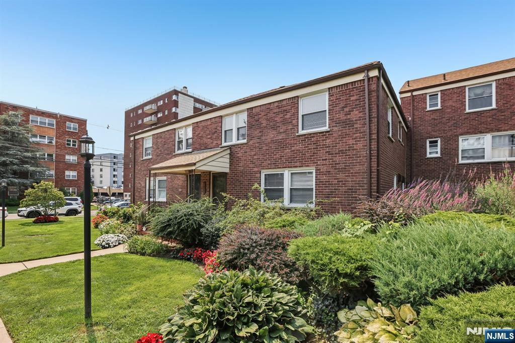 2199 Center Avenue 199B