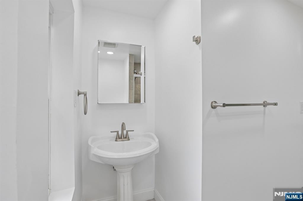 1611 Ann Street 2
