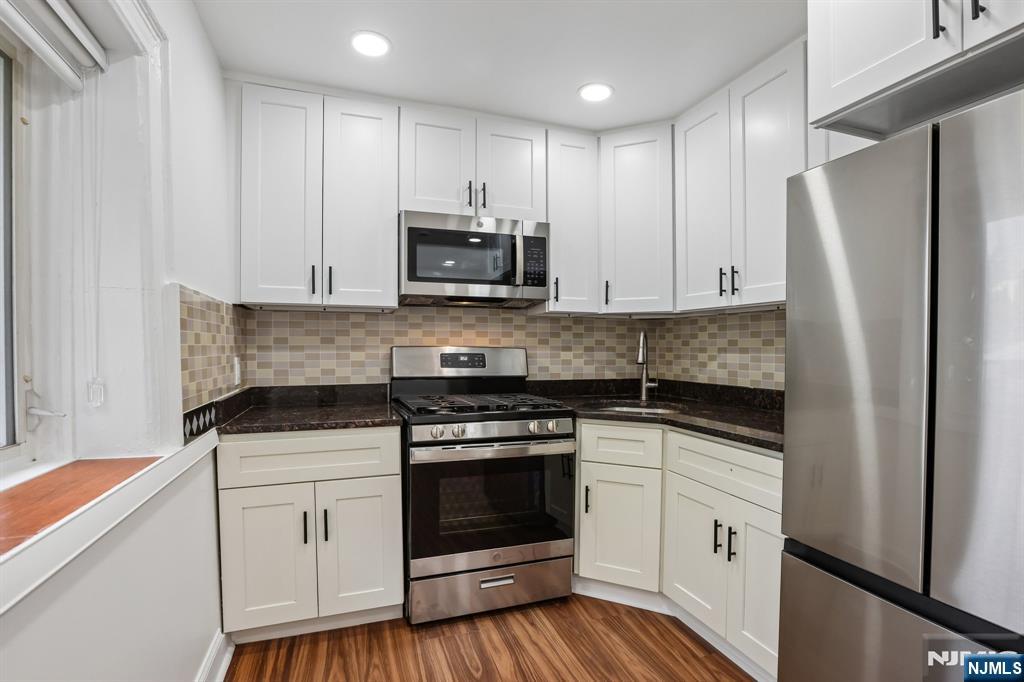 1611 Ann Street 2