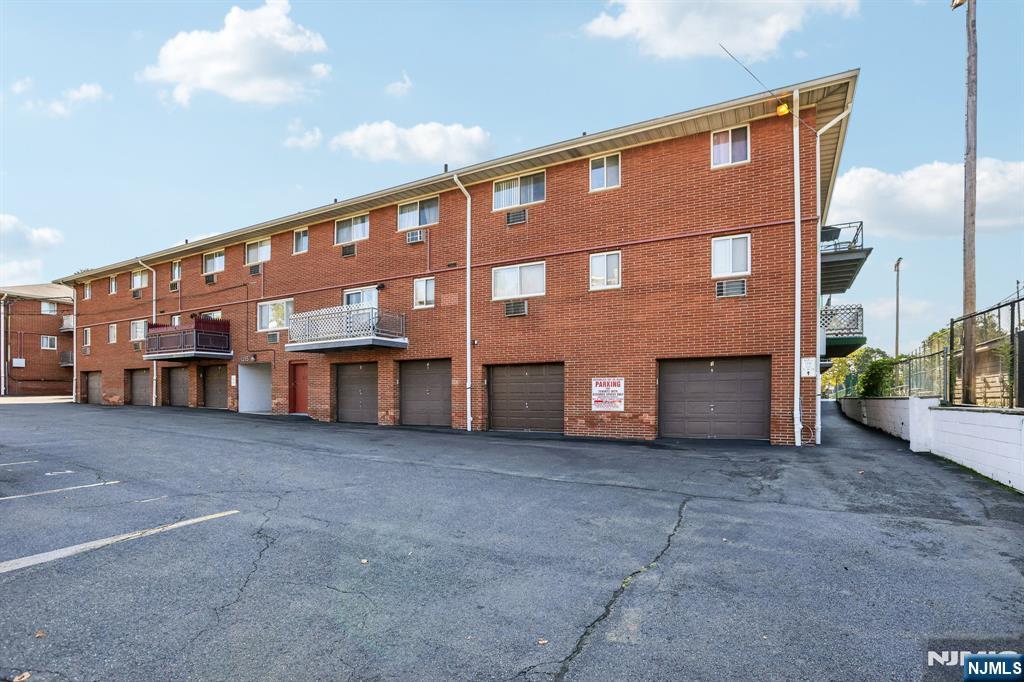 1315 Anderson Avenue 26